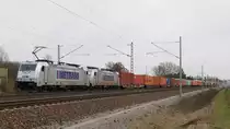 METRANS 386 015 und 386 012 vor einem Containerzug bei Winsen (Luhe) in Richtung Hamburg; 04.03.2017

