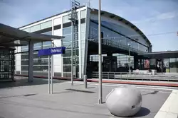 BERLIN, 22.06.2017, Bahnhof Ostkreuz: Blick vom Regionalbahnsteig auf den S-Bahnsteig auf der Ringbahn