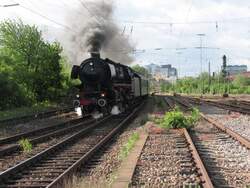 01 1066 der UEF am 12.05.2007 auf dem Weg von T�bingen nach W�rzburg bei der Durchfahrt in Ludwigsburg.
