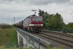 Lange auf diesen Moment haben Dennis Fiedler und ich gewartet und dann kam sie entlich kurz vorm Regen, die wunderbare 243 650-9 mit einem Kesselwagenzug am Haken.