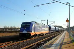 Die 185 409-0 am 18.12.2017 in Nassenheide.