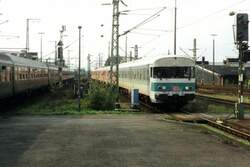 624 669-8/924 433-6/624 612-6 mit RB 4834 Wilhelmshaven-Osnabr�ck auf Oldenburg Hauptbahnhof am 16-9-2000.