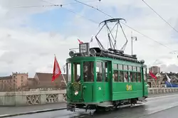 Extrafahrt mit einem Wagenführer am Fahrschalter, der sein 50 Jähriges Jubiläum bei den Basler Verkehrsbetrieben feiert.