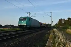 Abendbild mit Doppel, 185 614 der Crossrail kommt hier mit der 266 018 durch Gubberath gen Rheydt am 26.6.2018