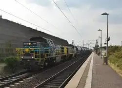 Die LINEAS 7789 und 7785 kommen mit einem Kalkleerzug als Umleiter aus Oberhausen bei Allerheiligen nach Belgien gefahren am Abend des 19.7.2018, der Grund für die Umleitung sind die Bauarbeiten