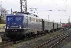 Der wohl meistfotografierte Eurobahn-Zug aller Zeiten fährt in Nienburg (Weser) ein: RE 78-Ersatzzug aus Minden, 3.1.19.