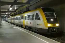 Im Hafenbahnhof steht 612 129 bereit zur Abfahrt als RB 17763 von Friedrichshafen Hafen nach Friedrichshafen Stadt (27.11.2019).