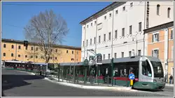 Strassenbahnlinie 3 mit Cityway I 9106 und 9122 bei der Haltestelle Porta Portese im Römer Stadtteil Trastevere.