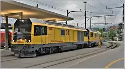 Gmf 4/4 23404+23401 sind mit ihrem Umbauzug bereit in Chur zur Fahrt nach St.Peter-Molinis.