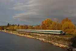 223 071-2 verl�sst mit ihrem Alex �ber den Bahndamm Lindau Bhf gen Allg�u.