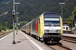 ER 20 - 002 f�hrt am 30.07.07 mit dem planm��igen Alex-Personenzug aus M�nchen in den Oberstdorfer Bahnhof ein.