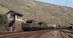 Bei Dg 54664 von Heilbronn nach Kornwestheim leistete im Winterfahrplan 1981 planm��ig eine 193 Nutzvorspann vor einer Mannheimer 194.