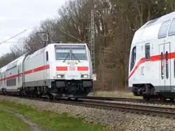 146 558 mit IC nach Köln begegnet Gegenzug in Rheine=Bentlage, 17.03.2021