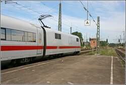 H�tte fast gepasst;-) 401 070/570 legte als ICE 108 von Innsbruck Hbf nach Berlin Ostbahnhof, in Rosenheim einen auserplanm��igen Halt ein.