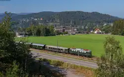 E40 128 mit dem DPE 74230 (Seebrugg - Titisee) bei Titisee 1.9.24