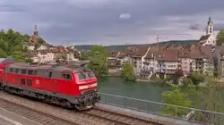 Die 218 429-9 vor der Laufenburger Altstadt.