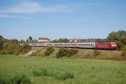 120 154-0 brachte am 30.09.07 den IC 2066 von N�rnberg HBF nach Karlsruhe HBF, hier in H�he Aalen-Oberalfingen aufgenommen.