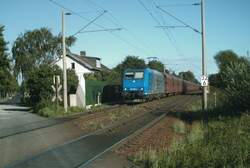 185 530-3 solo mit Leererzzug Richtung Hamburg, hier H�he Peine-Telgte.