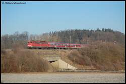 110 450-2 schiebt am Morgen des 22.12.07 ihre RB 37147 von Aalen nach Donauw�rth, aufgenommen bei Goldsh�fe.