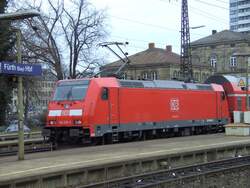 146 228 am 29.12.2007 mit einem Regionalzug in F�rth.