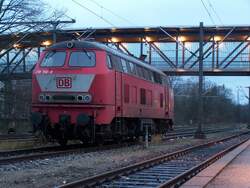 Die 218 156-8 wurde am Nachmittag des 5.Januars 2008 wegen einem Lokschaden im Bahnhof G�ppingen abgekoppelt, umrangiert und abgestellt.