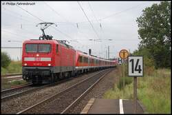 112 167-2 f�hrt am 06.09.07 mit einer Modus-Wagen-Garnitur und 112 168-0 als Schublok in den Siegelsdorfer Bahnhof ein.