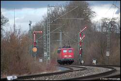 140 601-6 f�hrt am 11.03.08 an der Doppelformsignaleinfahrt Goldsh�fe vorbei und passiert in weniger als einer Minute die ersten Meter der KBS 995 (Riesbahn).