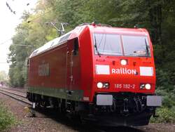 185 192 am 27.09.2004 bei der �bergabe von Bombardier an die DB AG in Kassel.