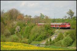 W�hred ein Bauer mit seinem Traktor sein Feld bef�hrt, ein Motoradfahrer durchs Land schleicht, f�hrt eine 110er mit ihrer Regionalbahn nach Aalen.