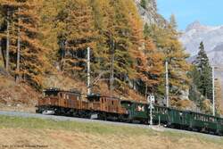 Krokodil-Doppeltraktion mit Ge 6/6 I 414 und 415 anl��lich der 4-Tagesfahrt am 11.10.2008 zwischen Madulain und La Punt - Chamues-ch.