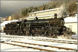 Dampflok 310.23 beim Wassernehmen in M�rzzuschlag.Zuvor bespannte sie den Sdz 16801 von Wien nach M�rzzuschlag zum M�rzer Christkindlmarkt.
