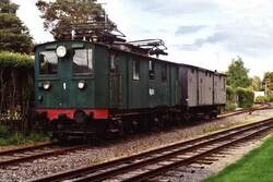 RjB.1 (Baureihe El7) + Gf02 3344 der Hamar Norsk Jerbanemuseum in Hamar am 10-07-2000.