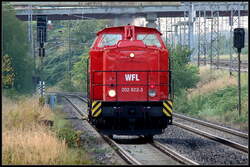 202 822-3 von -WFL- meldet sich zum Arbeitseinsatz im Hbf Stralsund.