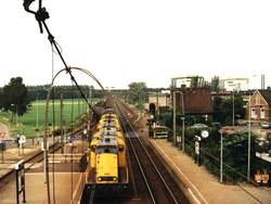 Meine erste Eisenbahnbild (als f�nfzehnj�hrige)! Das Bild endstand von eine Fu�g�ngerbr�cke.