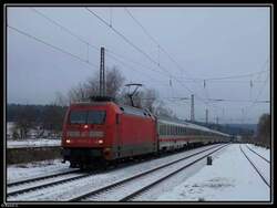 101 014 mit seinem IC 2370 in St.Georgen (Schwarzwald) am 1.1.2009