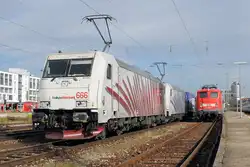 Gleicher Zug eine Woche sp�ter: 185 666 & 662 am 14.11.09 in M�nchen Ost