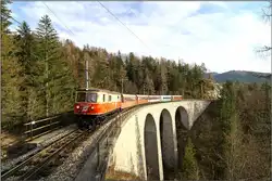 1099.016 f�hrt mit dem G�sing Pendler R 6852 von Mariazell nach G�sing und wieder retour.
