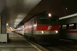 1144 287 mit CityShuttle Wagen am 05.01.2010 in Wien West.