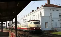 Am 25.April 2010 f�hrt der Trans Europ Express von Wien FJB nach Strasshof.