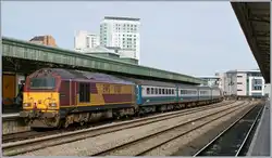 In Gro�britannien ist praktisch der gesamte Personenverkehr verpendelt, um so mehr �berraschte es mich, in Cardiff einig Personenz�ge zu sehen, die mit Dieselloks gef�hrt wurden.