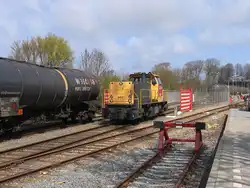 6412 auf Bahnhof Roodeschool am 16-4-2010.