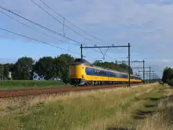 Koploper 4065 und eine weitere Koploper mit IC 530 Groningen-Den Haag CS bei Tynaarlo am 30-7-2010.