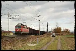 ### Meine Geburtstagstour am 05.11.10 ###  Meine Geburtstag�berraschung war: 1042 007 im sch�nen Blutorange an einem Holzzug, dem DG 44521 (Budweis - Wels Vbf).