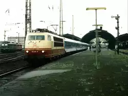 103 184-8 mit IR 2649 Aachen-Magdeburg auf Krefeld Hauptbahnhof am 26-08-1997.