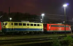 Die 140 423-5 stand am 06.11.2010 mit der 151 155-9 in Aachen West.