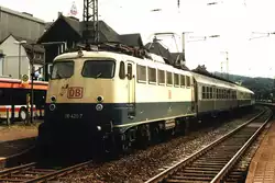 110 420-7 mit RE Siegen-Hagen auf Bahnhof Finnentrop am 18-07-1996.