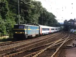 1605 (NMBS/SNCB) mit D 427 Ostende-K�ln Hauptbahnhof auf Aachen Hauptbahnhof (Deutschland) am 13-07-1998.