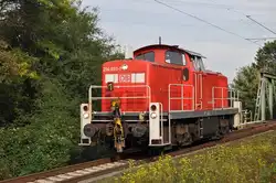 294 693 am 04.10.2010 im Bahnhof Friedrichsfeld
