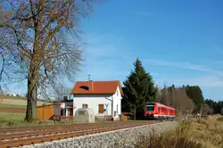 612 098 am 14.11.2010 beim behelfsschrankenposten in Sch�dlas