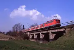 Ein Sandwich mit 110 280 und 110 325 auf der Ruhrbr�cke bei Duisburg Kaiserberg.